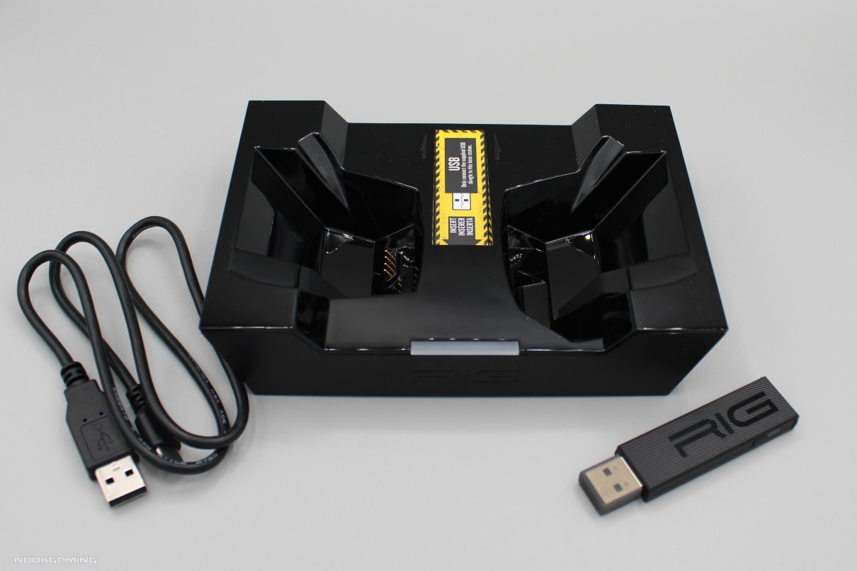 Nacon RIG 900 MAX HS Charging stand and accessories