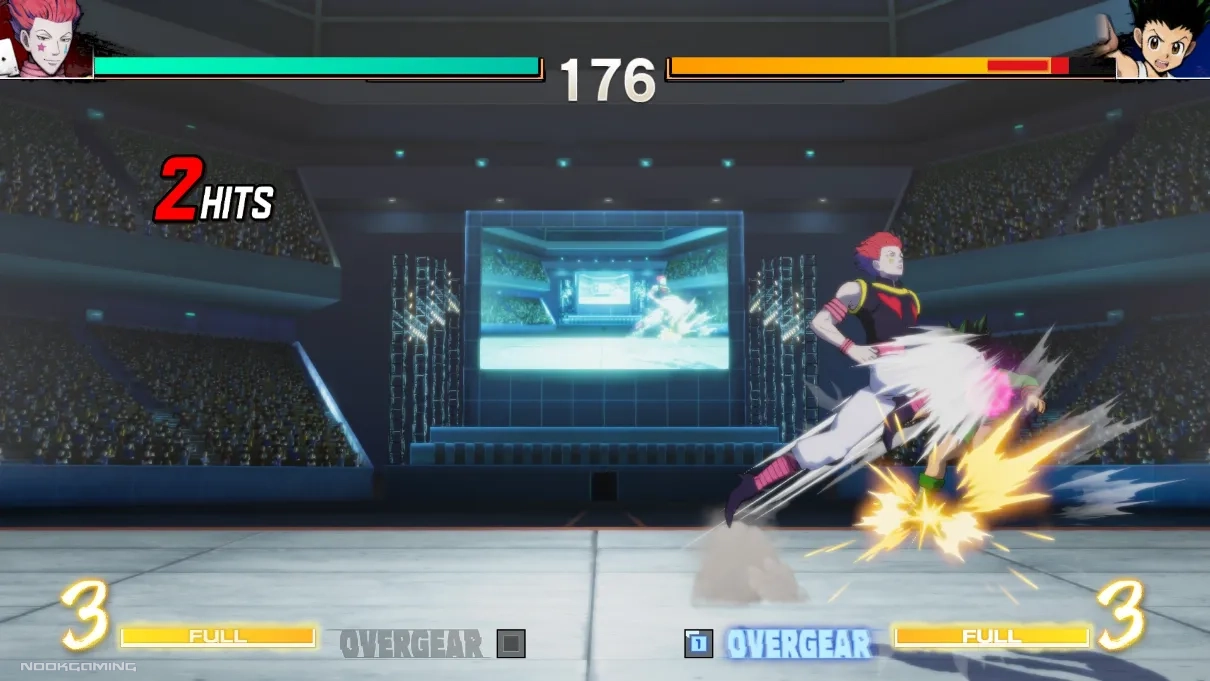 Knee to the face in an arena